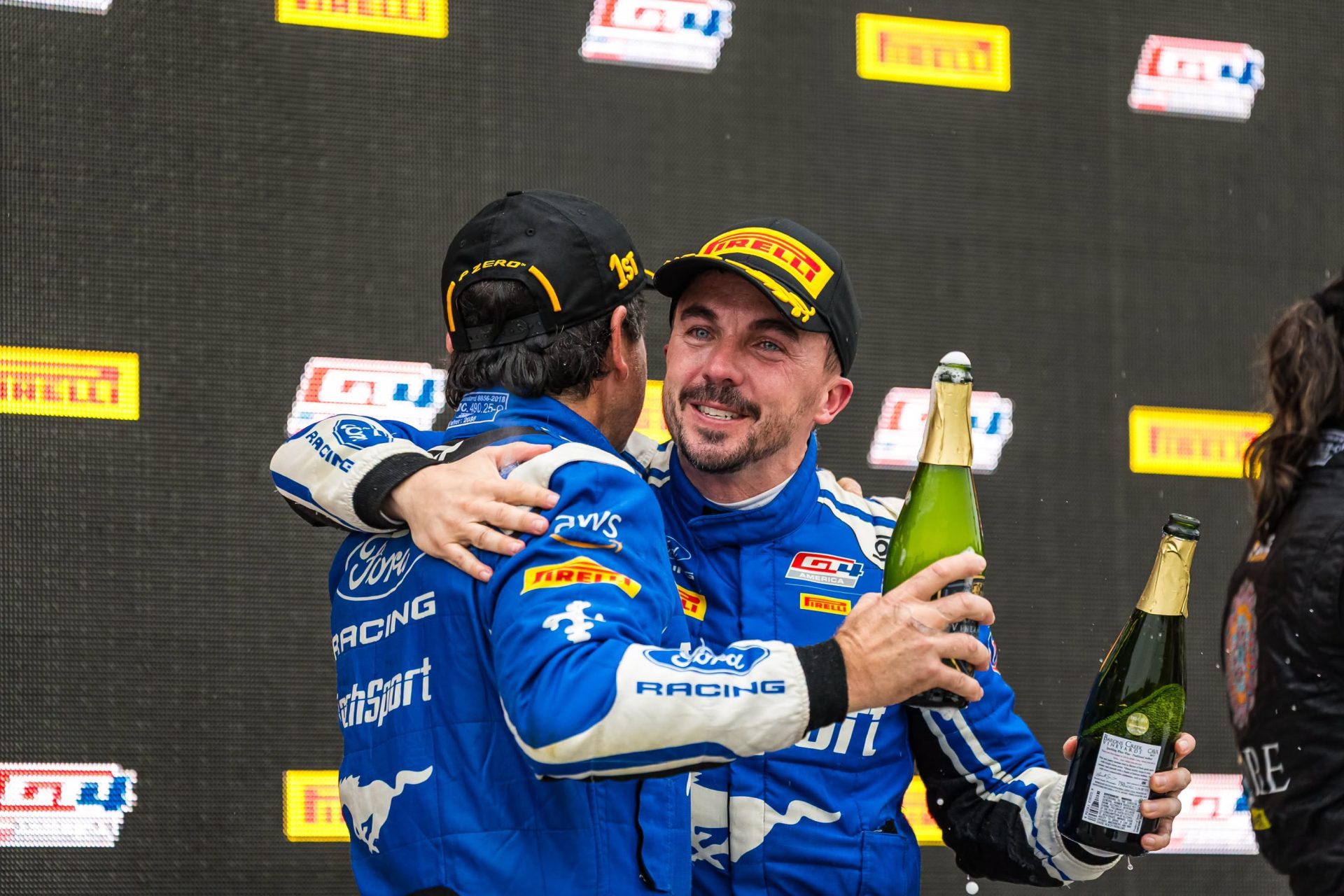 frankie-muniz_tyler-stone-hug-champagne_road-america_2026-08-29_dr