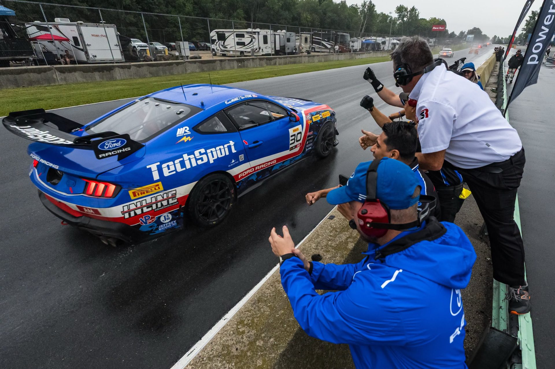 frankie-muniz_tyler-stone-piste-pluie_road-america_2026-08-29_dr